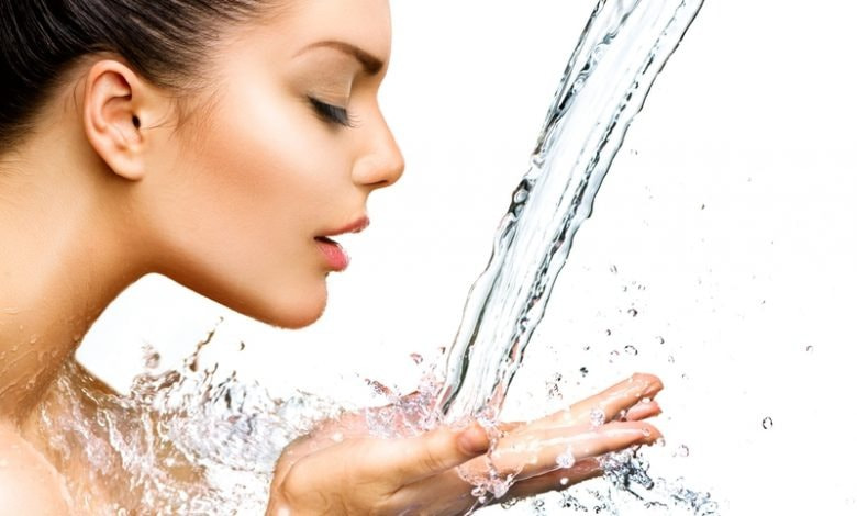 Dưỡng Ẩm Cho Da – Bí Quyết Giữ Ẩm Giúp Làn Da Luôn Mịn Màng cam-nang-lam-dep - 1