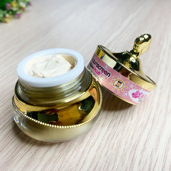 Kem chống nắng một trong những món cần dùng vào mùa hè cam-nang-lam-dep - 1