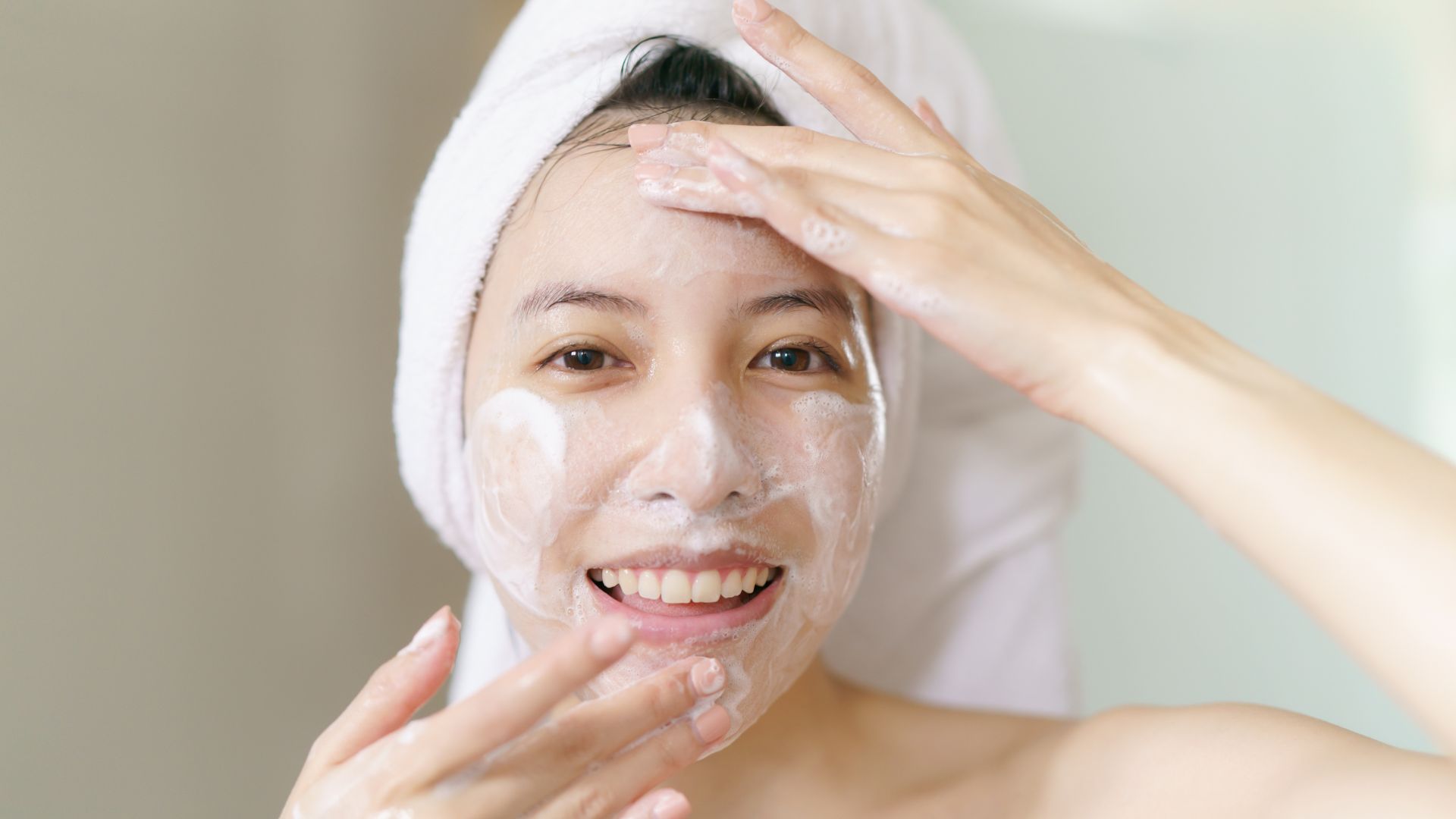 Những sản phẩm dưỡng da ban ngày không thể thiếu trong quy trình làm đẹp cam-nang-lam-dep - 1
