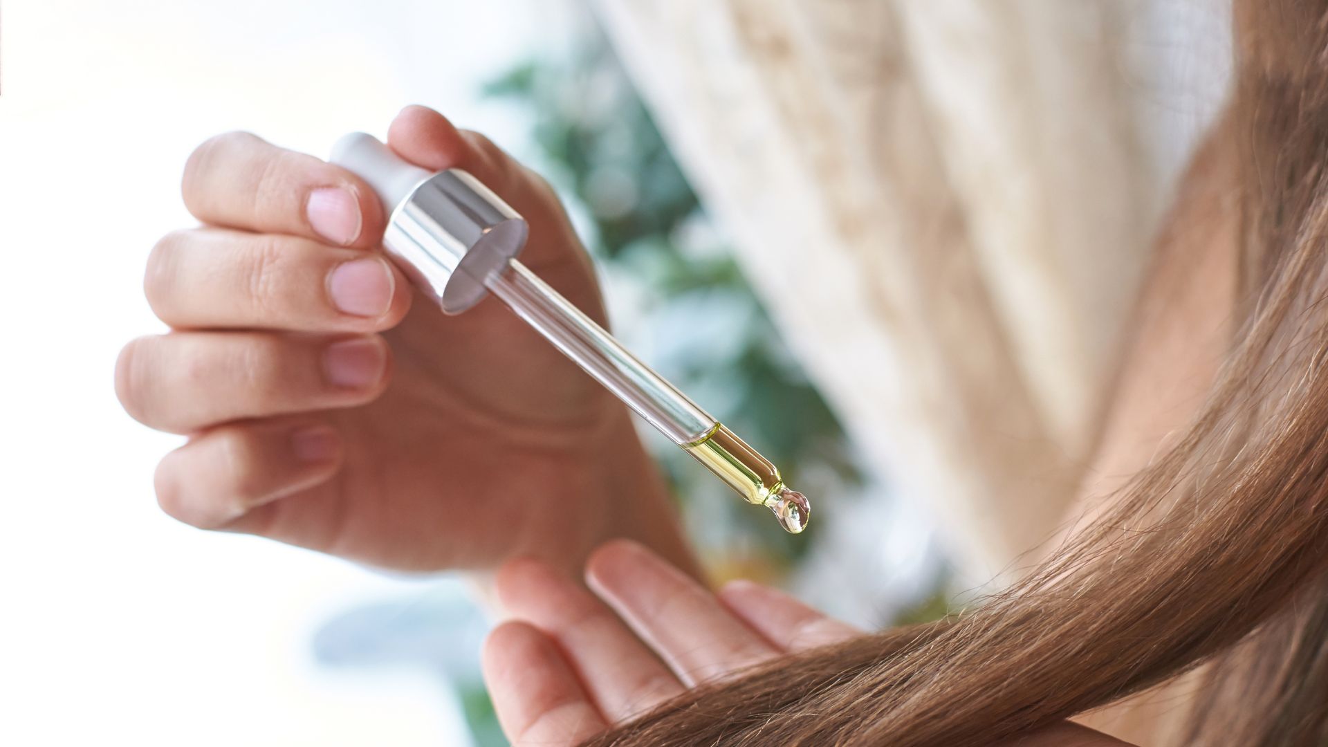 Bí quyết ngăn ngừa rụng tóc: Các sản phẩm tốt nhất để cải thiện tình trạng tóc cam-nang-lam-dep - 1