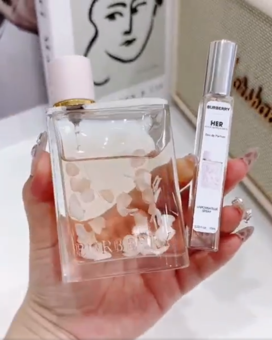 Nước hoa nữ Burberry Her Petals Limited Edition 88ml-1